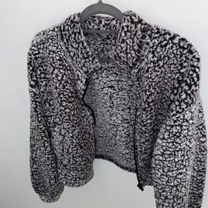 lCropped Sherpa Jacket